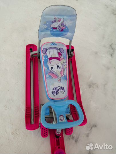 Детский снегокат с ручкой и колесами