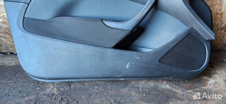 Обшивка двери передней левой Opel Astra J GTC 201