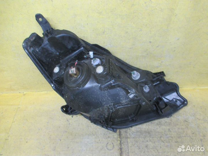 Фара Toyota Vitz KSP130 (Левое)