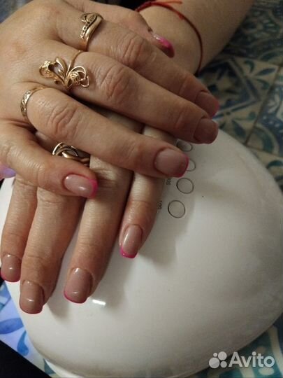 Модель на маникюр