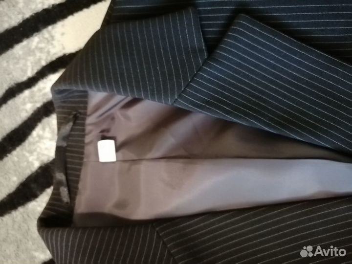 Продам школьную форму рост 152 (пиджак, брюки 2шт)