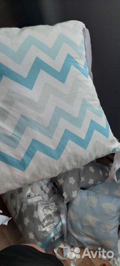 Подушка. Мягкие бортики в кроватку б/у