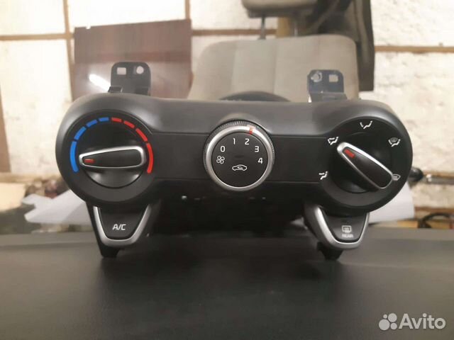 KIA Rio 4 переключатель печки кондиционера