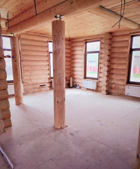 Дом 210 м² на участке 21,5 сот.