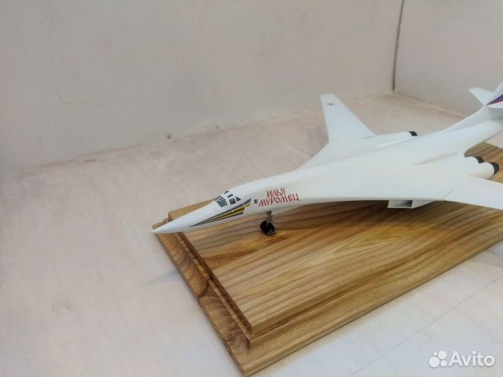 Сувенирная модель Ту-160