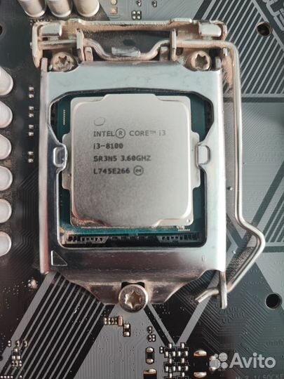 Материнская плата с процессором i3 8100