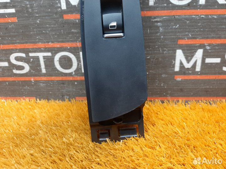 Кнопка стеклоподъемника передняя левая Bmw