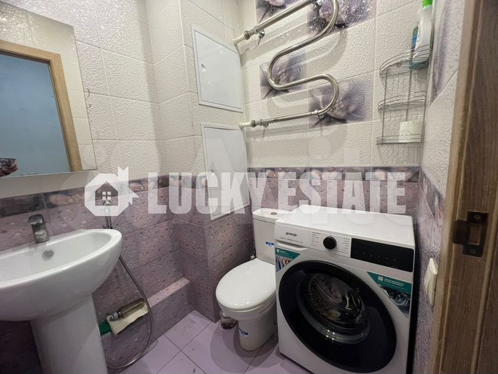 2-к. квартира, 52 м², 2/3 эт.