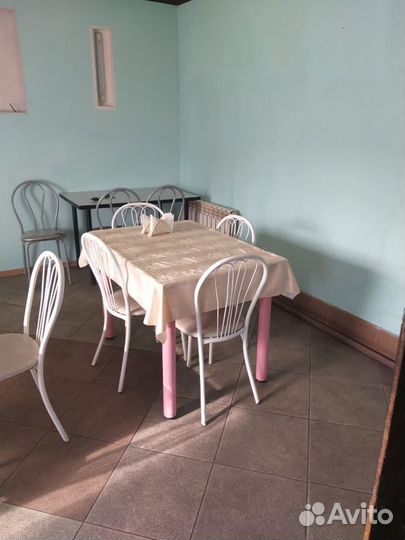 Стол обеденный