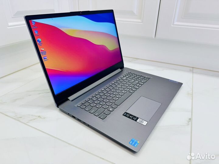 Ноутбук Lenovo 17.3'' Intel 7505 11Gen 8GB 256GB