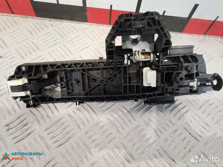 Ручка наружная передняя левая Mercedes-Benz