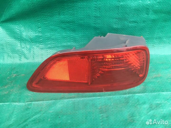 Фонарь задний в бампер левый Nissan Patrol Y62