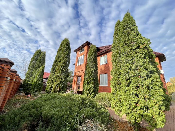 Дом 182 м² на участке 12 сот.