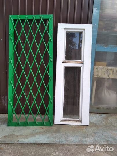 Продам окно в сборе с решеткой для чердака