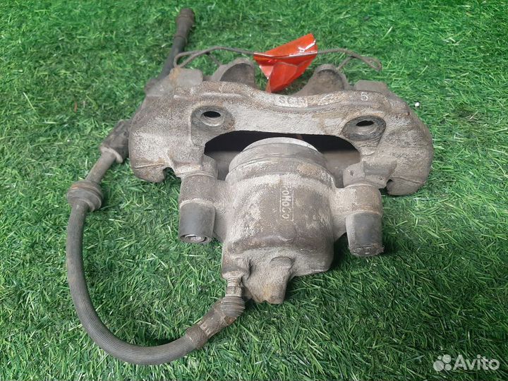 Суппорт передний правый на Ford Focus 2