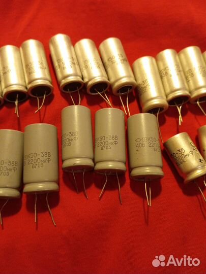 Конденсаторы к50-35 63в 1000мкф СССР