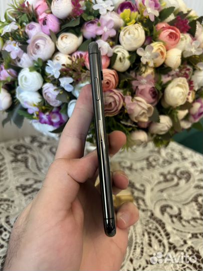 iPhone X, 64 ГБ