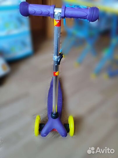 Детский трёхколёсный самокат