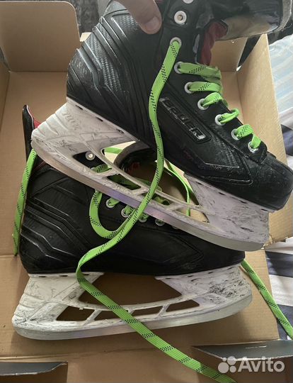 Коньки хоккейные