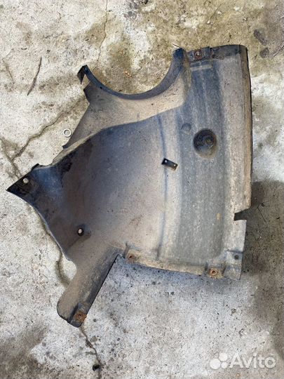 Подкрылок передний правый Mercedes CLK W209