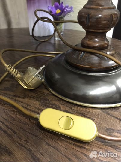 Лампа настольная