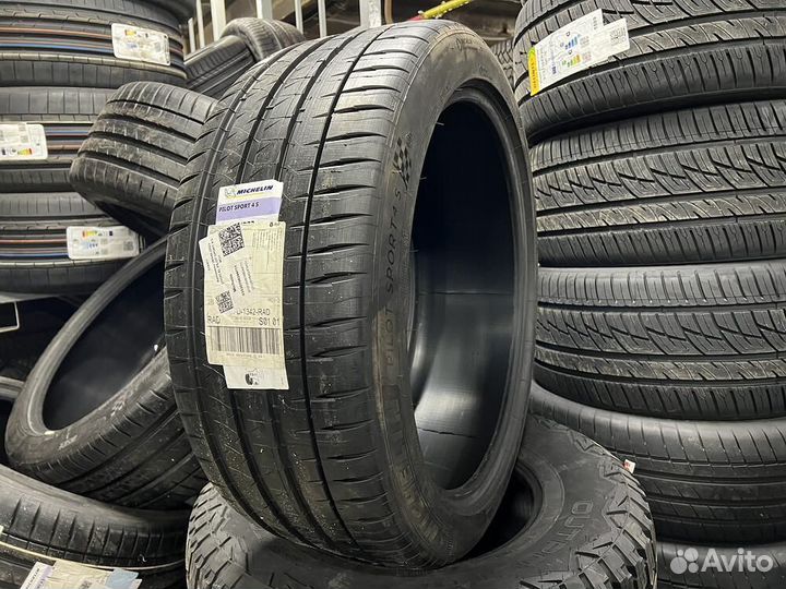 Michelin Pilot Sport 4 S 315/30 R22 107