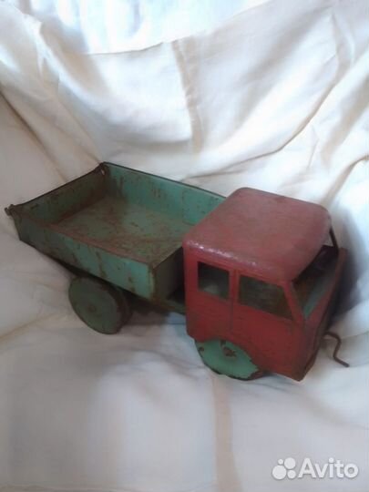 Машинка игрушка
