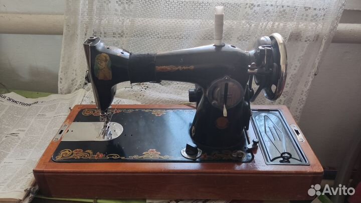 Швейная машина Подольск с электроприводом