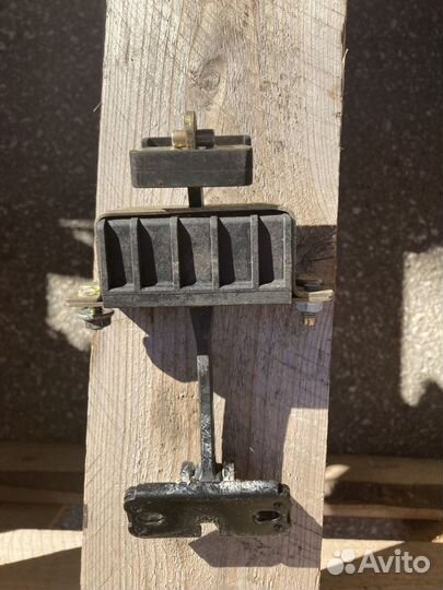 Ограничители дверей Mercedes-Benz C-Class W203