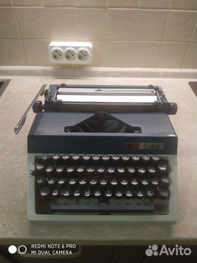 Печатная пишущая машинка