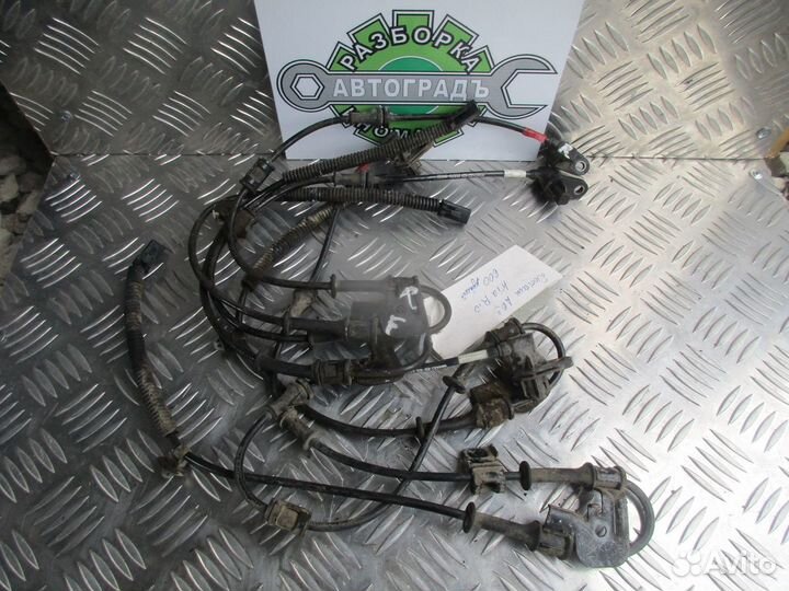 Передний датчик ABS Киа Рио 3