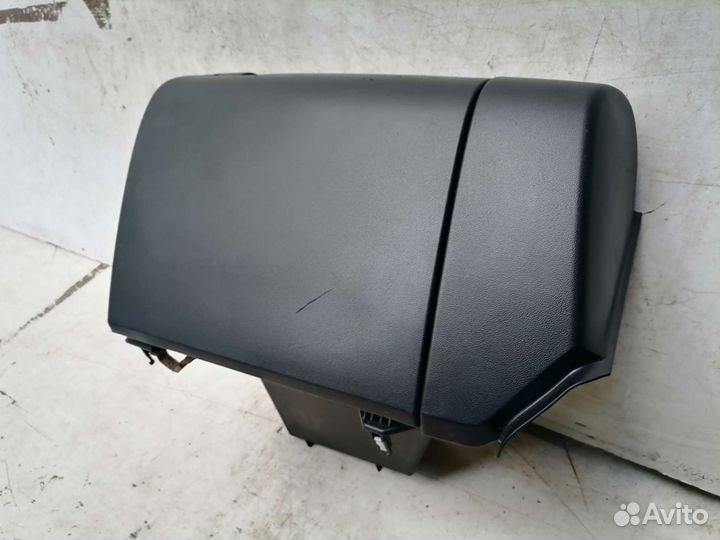 Бардачок Mazda 3 (BK)