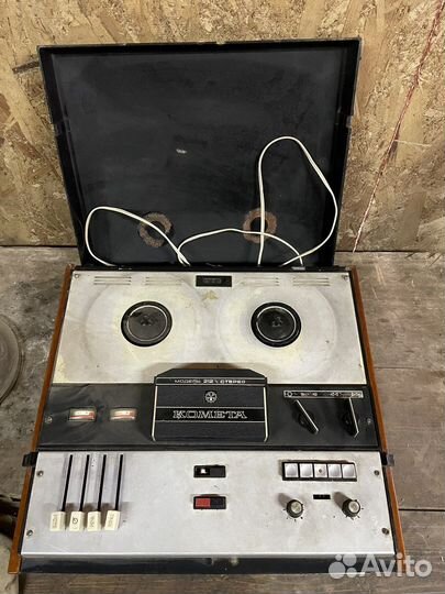 Катушечный магнитофон