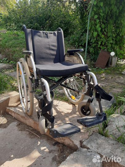 Инвалидная коляска