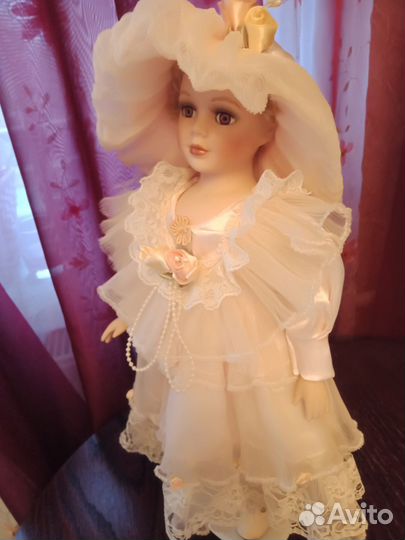 Кукла фарфоровая коллекционная