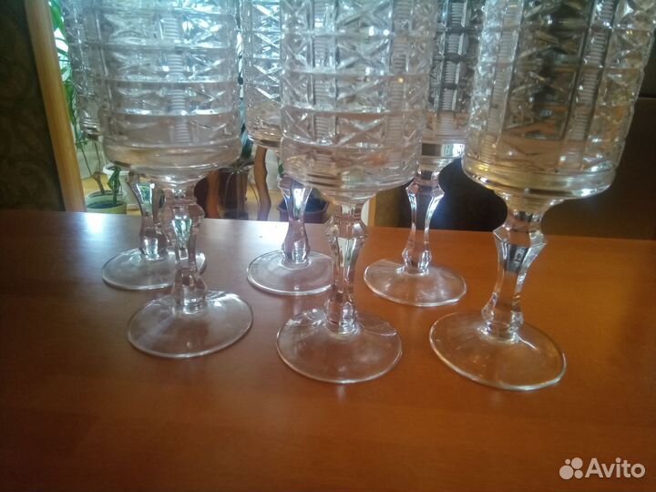 Хрустальные фужеры и стаканы