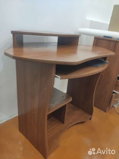 Компьютерный стол