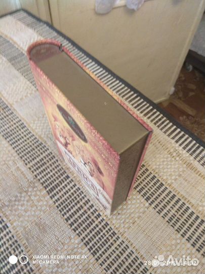 Шкатулка из жести