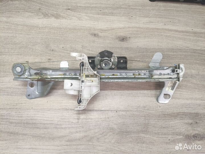 Стеклоподъемник задний правый мех. Ford Fusion