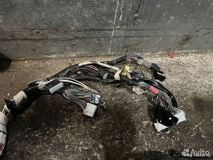 Блок предохранителей подкапотный Toyota Passo C10