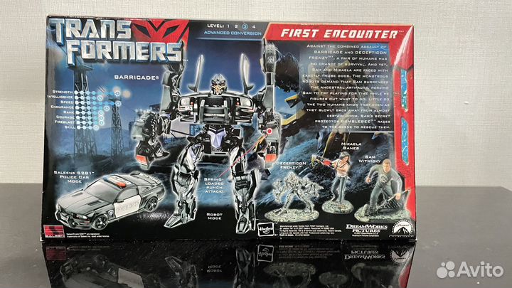 Игрушка трансформер баррикейд