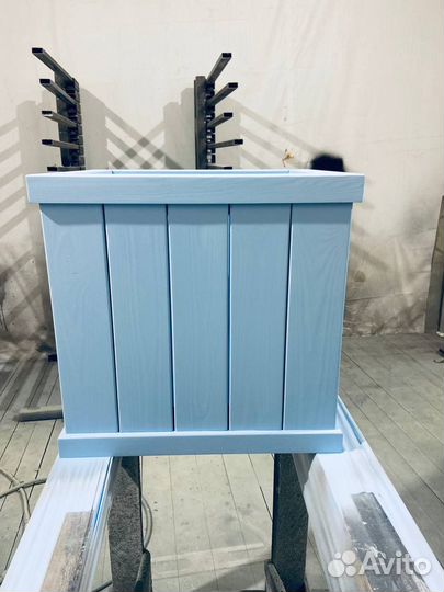 Деревянные уличные кашпо