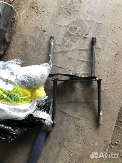 Болты крепления переднего подрамника Subaru