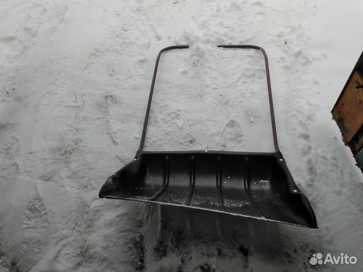 Движок для снега 695х540х1460 мм пластиковый