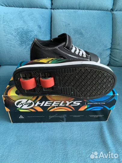 Heelys / Роликовые кроссовки
