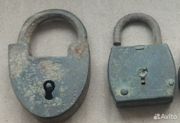 Замок старинны латунный клеймо
