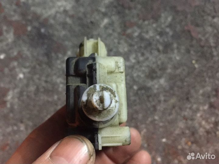 Актуатор лючка бензобака Chevrolet Cruze J300