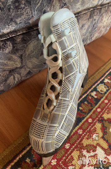 Коньки фигурные женские 41 размер