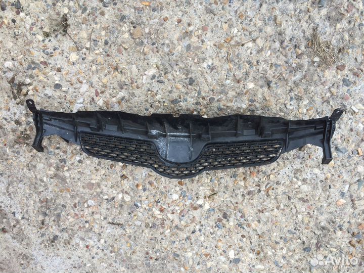 Решетка радиатора Toyota Auris