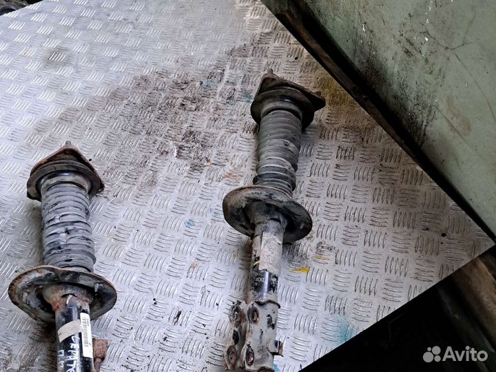 Стойка передняя правая Киа Церато 3 YD